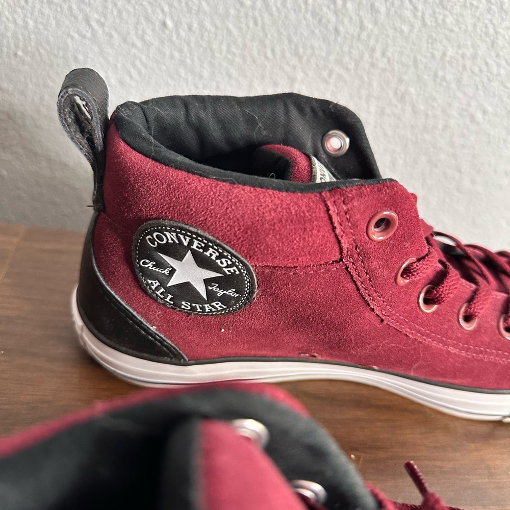 Converse men’s burgundy suede boots.  Men’s size 9